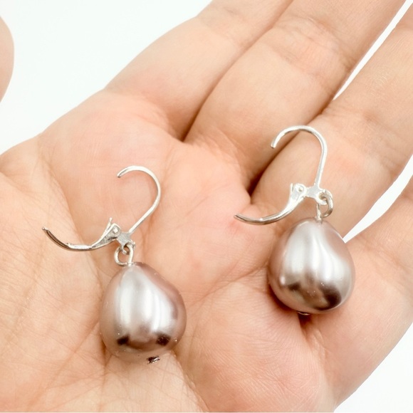 Elegant Faux Pearl & Crystal Earrings – Lot of 4 Pairs, Unique Drop Styles - Picture 11 of 11